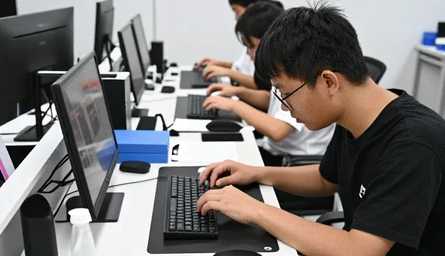 生产成为电子元器件发展的重要工具